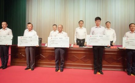 擁有省首臺(tái)套技術(shù)裝備，軟控獲膠州市獎(jiǎng)勵(lì)